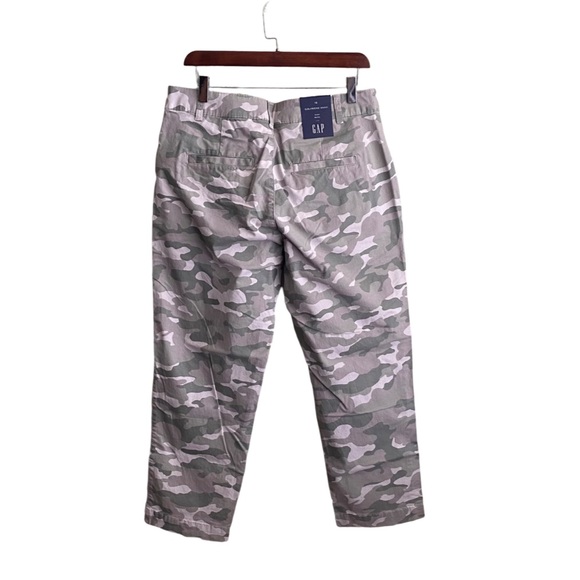 NWT Women’s Gap Girlfriend Khaki Pants - Picture 4 of 8